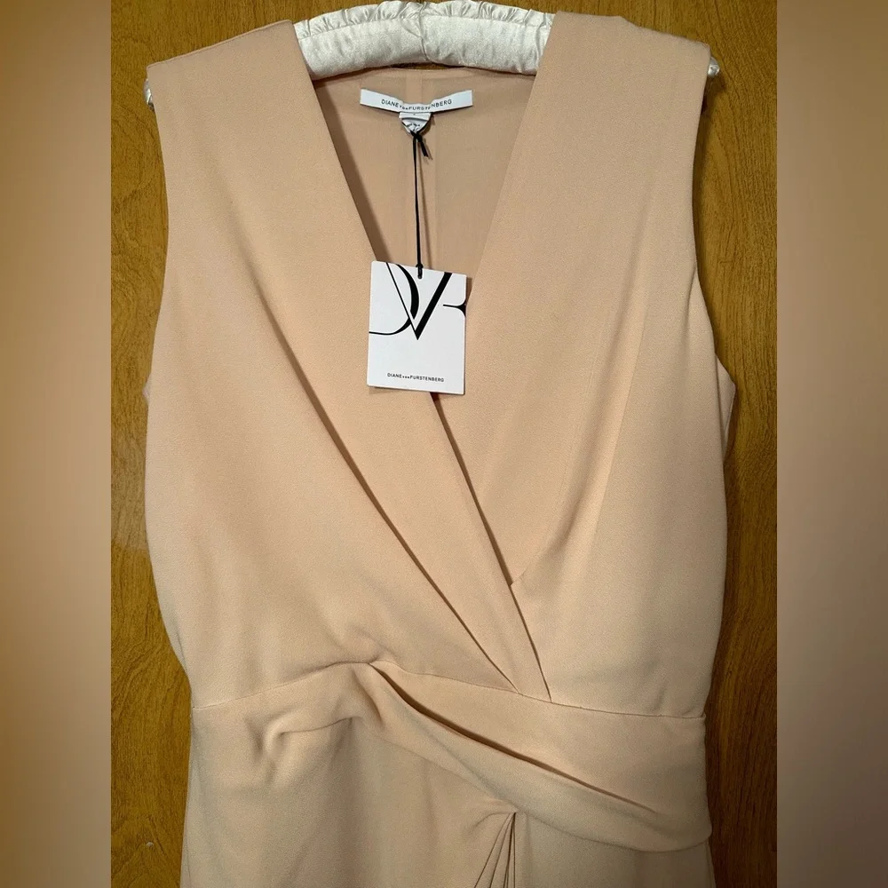 NWT  Diane Von Furstenberg Butter Cream Crepe Ruched Detail Beyatta Dress size 8 - Picture 5 of 12